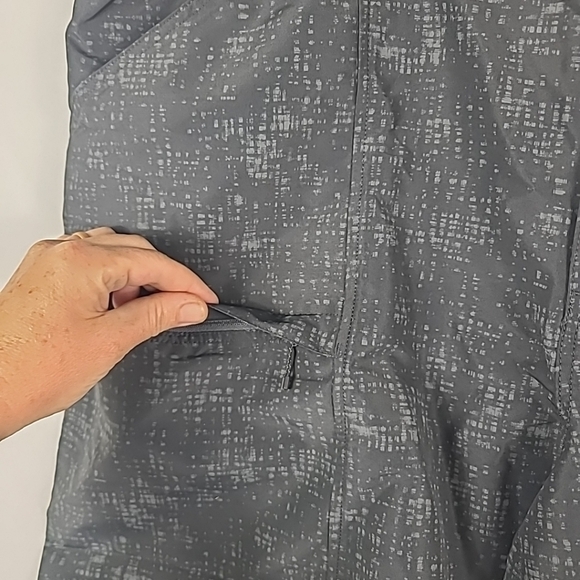 NWT UNIQLO Mens Geared Shorts 8" Lightweight Water-Repellent Grey Outdoor Sz 3XL - Picture 5 of 6